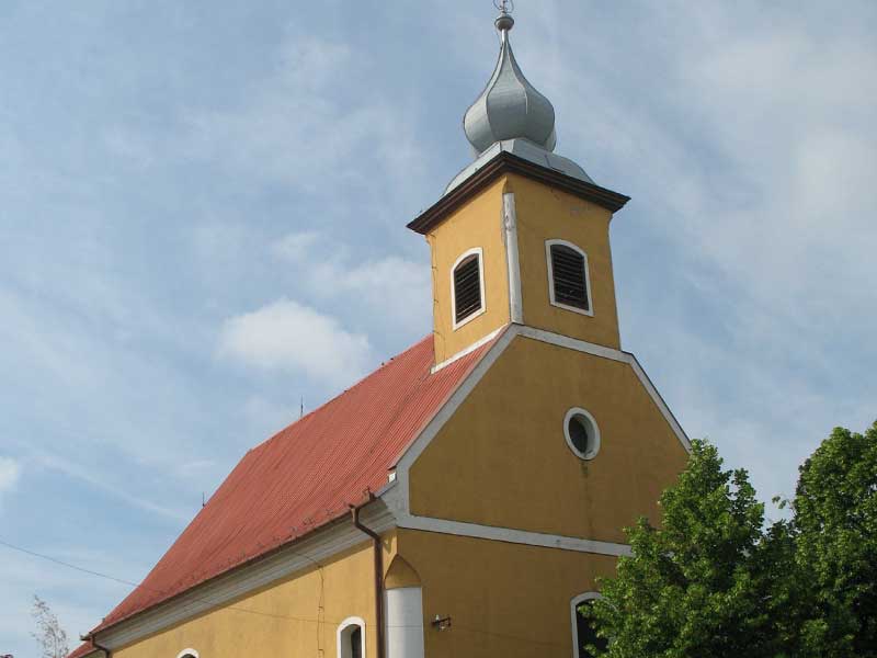 podrezanie múrov kostola Váhovce od GRIZZLY professional